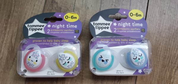 Tommee Tippee Closer to Nature Night Time Newborn Baby Pacifier, Glow-in-The-Dark, BPA-Free, 0-6 Months, 2 Count